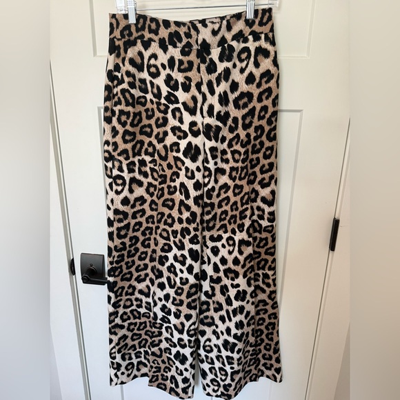 Banana Republic Pants - Banana Republic Leopard Print Wide Leg Pants. Size 4. NWOT.